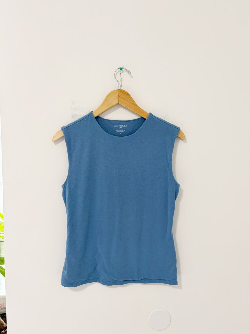 Banana Republic Blue Soft Stretch Sleeveless Tee Size Small